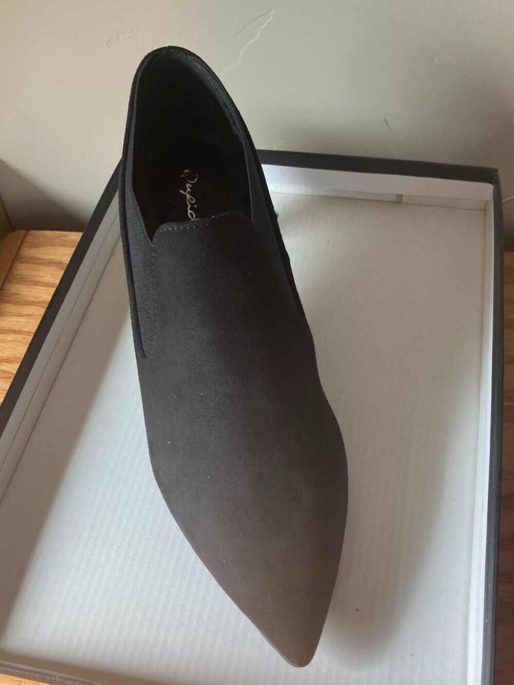 Qupid Saucy-05 Black Faux Suede Pointed Toe Kitten Heel Booties NIB 8.5